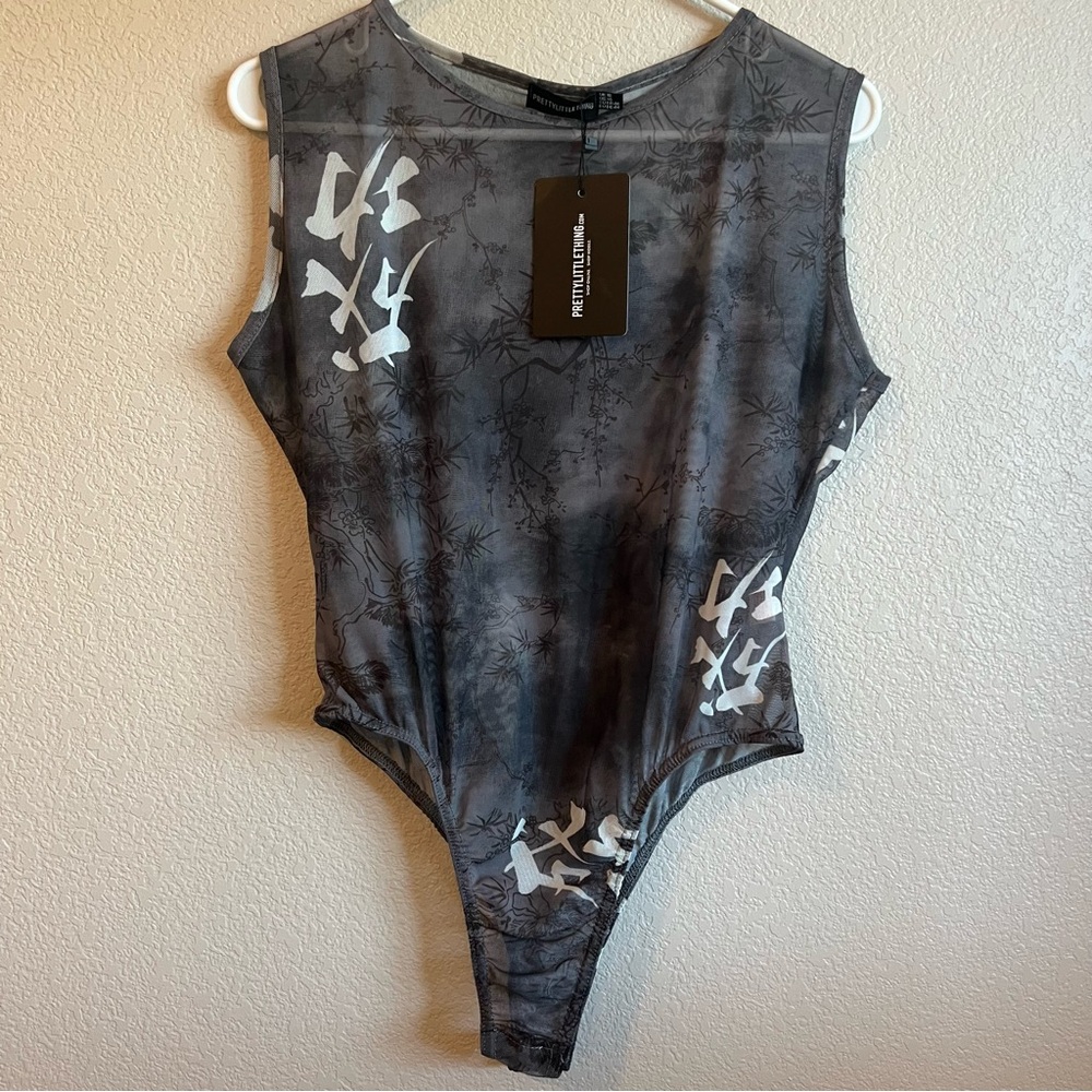 Pretty Little Thing Sheer Shape Bodysuit Asian Graphic Print NWT Size US 14